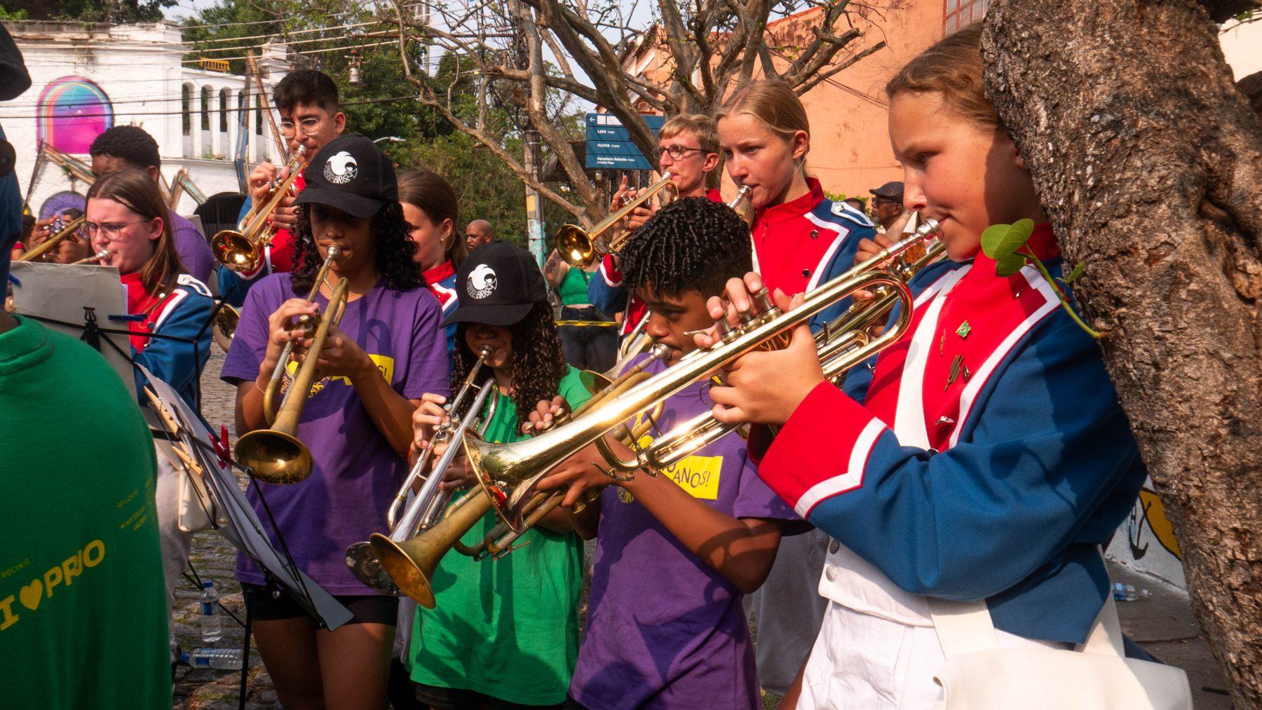 The Jugendmusikkorps Bad Kissingen and Favela Brass parading together through Santa Teresa, Rio de Janeiro, September 2024